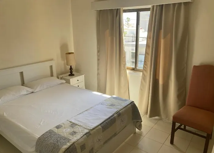 Ekali House Apartmán *