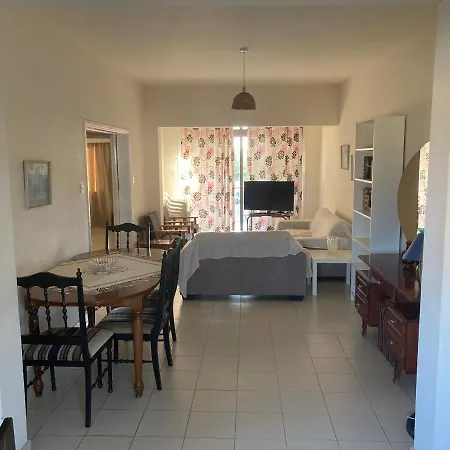 Lägenhet Ekali House