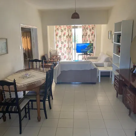 Lägenhet Ekali House *