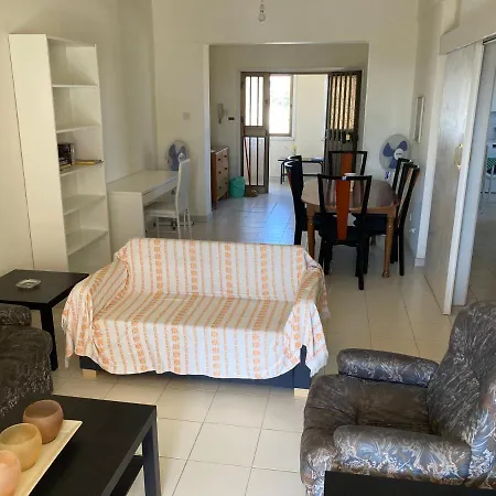 Lägenhet Ekali House